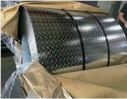 गर्म लुढ़का हुआ उच्च जिंक परत पैटर्न प्लेट 5.5mm-5.75mm सहिष्णुता अनुकूलन योग्य प्रसंस्करण