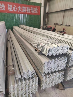 स्ट्रक्चरल अनुप्रयोगों के लिए मजबूत स्टील कोण बार स्लॉट Q195-Q420 श्रृंखला