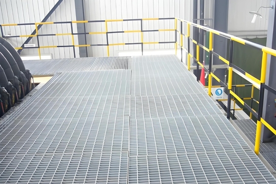 बॉयलर उद्योग भारी शुल्क चांदी जस्ती इस्पात सीढ़ी cat ladder with catwalk